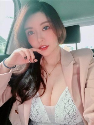 Korean escort Akahana,Modena perfect busty model
