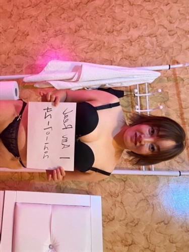 Japanese escort Bernadette,Messina to body erotic massage