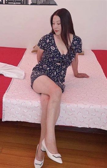 Hot lady just arrived Japanese escort Eika in Vichy
