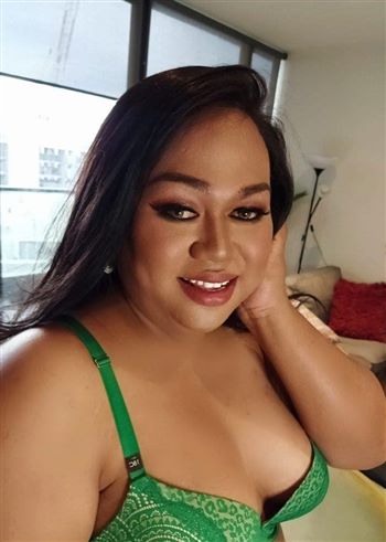 Erotic massage cute Chinese escort Qarri in Munich